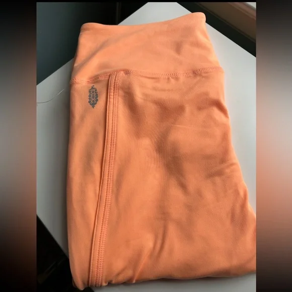 FREE PEOPLE FP Movement $98 Peach Infinity Leggings High-Rise NWOT - Picture 4 of 7